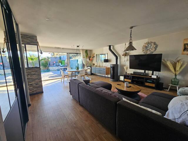 Maison 3 chambres avec piscine chauffée. parking gallery image 4