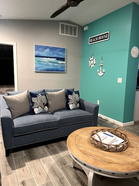 Successful Airbnb property: Home with hot tub, 5 miles to Englewood beach in Grove City