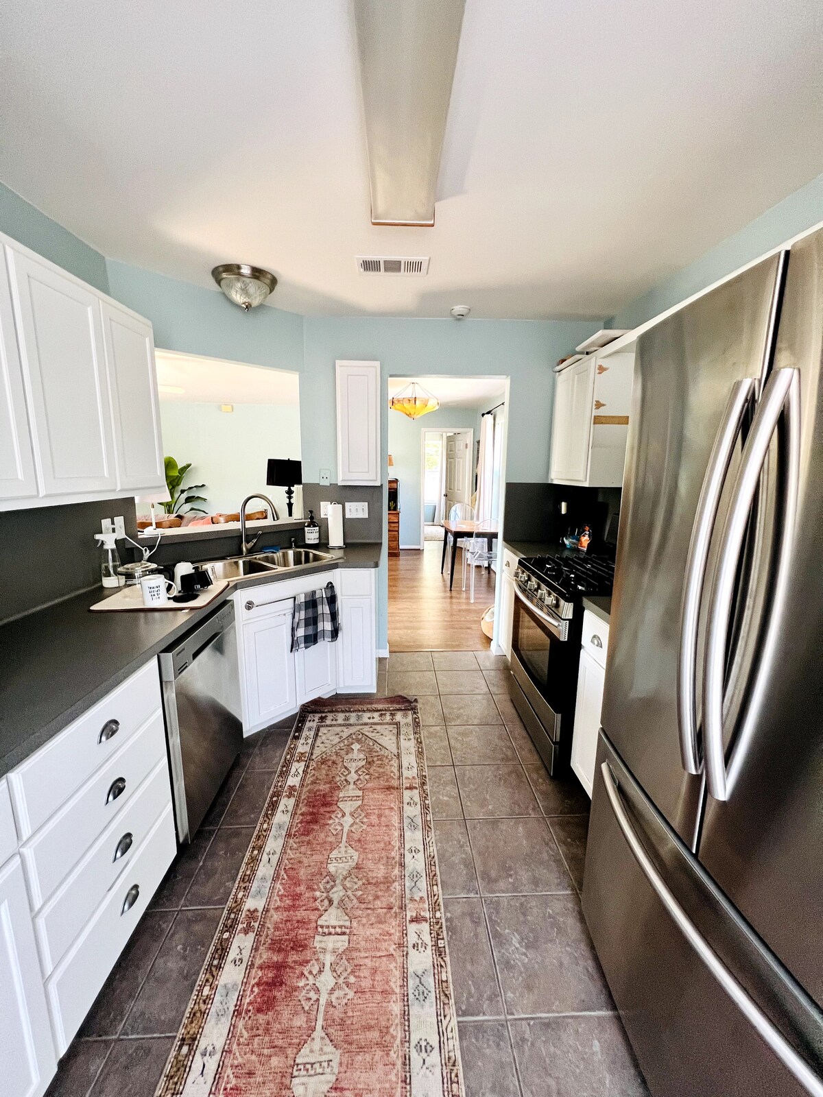 Just INN TIME! 2br/2ba Central ATX, Free parking