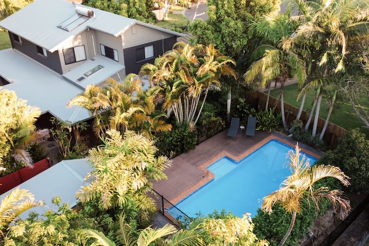 Casa Cabarita Beach w/ pool & yoga space