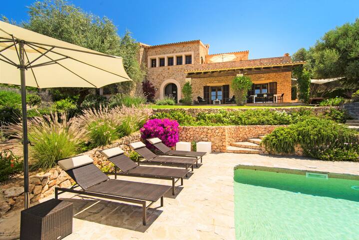 VILLA ALENAR- Villa en San Marçal, Piscina Privada gallery image 3