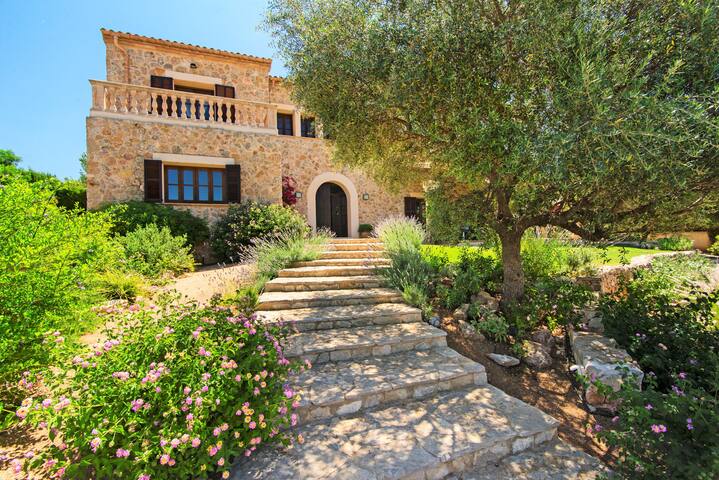 VILLA ALENAR- Villa en San Marçal, Piscina Privada gallery image 2