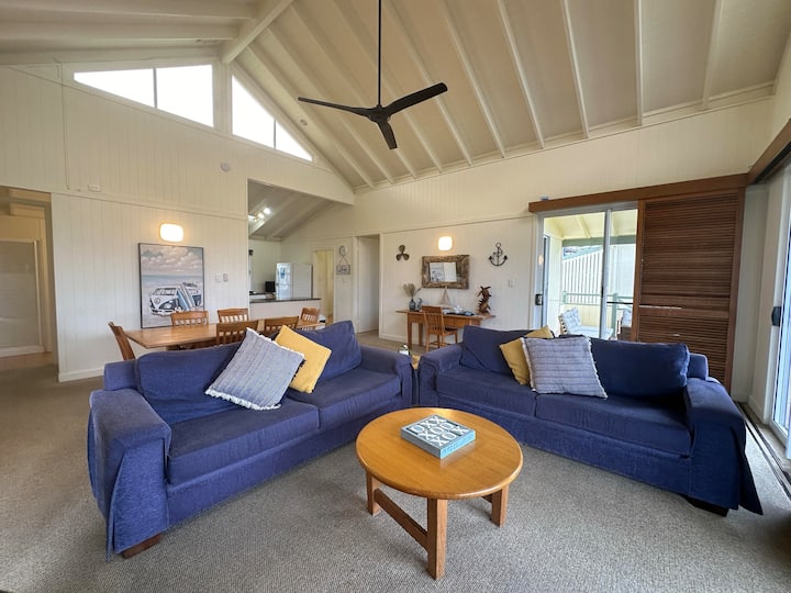 Beachfront Island Retreat With Communal Pool - Fraser Island