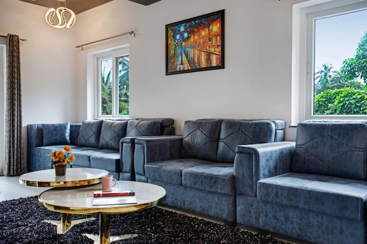 Living room image 2