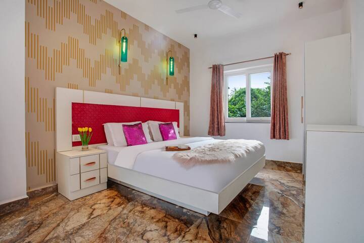 Bedroom 1 image 2