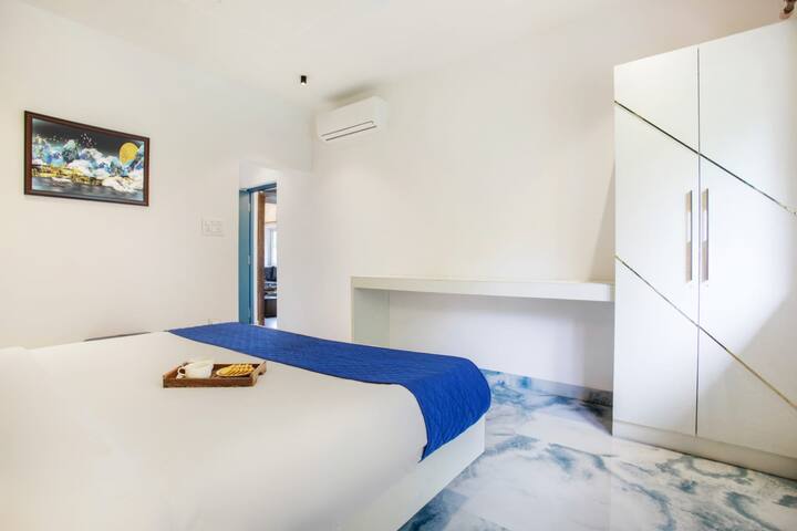 Bedroom 2 image 1