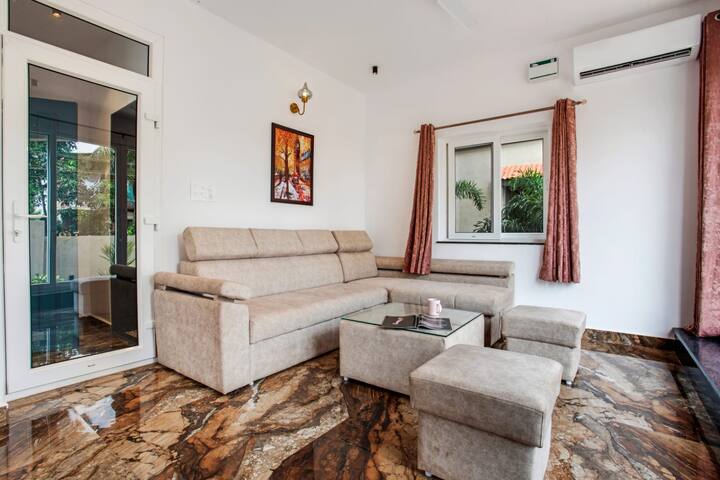 Living room image 5