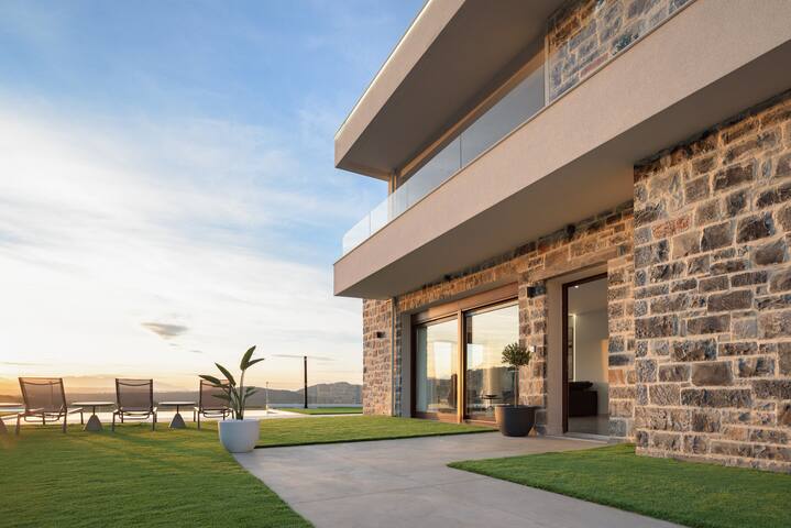 Sweet Sunshine Villa, with 2 Pools & Playground gallery image 2