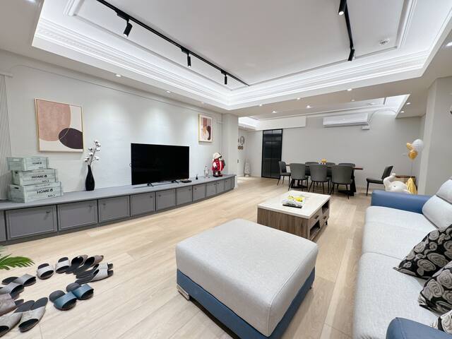 Zhongxiao Dunhua CBD Designer House gallery image 3