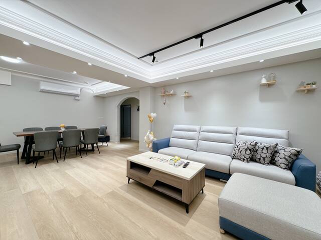 Zhongxiao Dunhua CBD Designer House gallery image 4