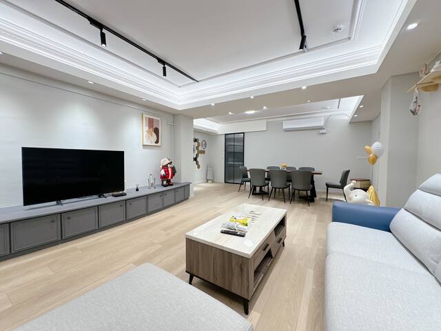Zhongxiao Dunhua CBD Designer House gallery image 5
