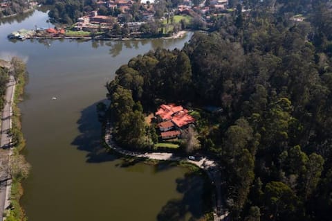 The Dunnottar By Kodai Lake- A 5-BDR Villa