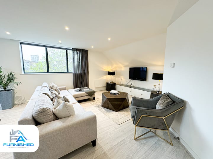 Spacious | Parking | Central | Long Term Discount - York