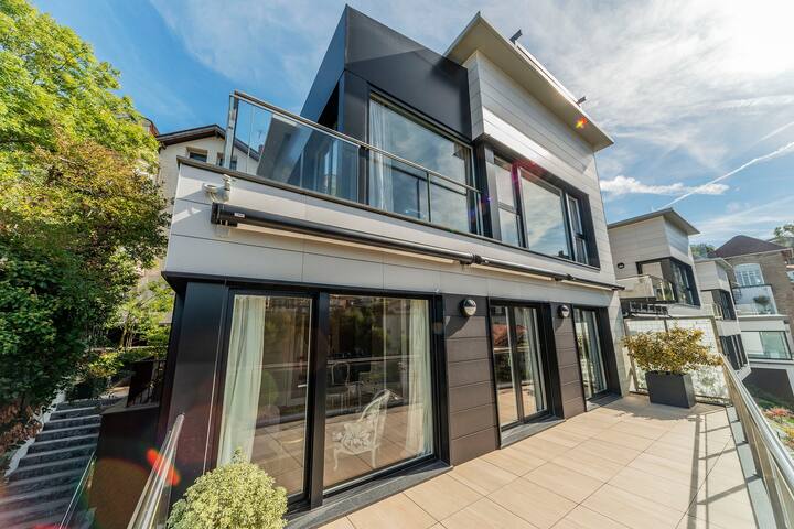 Villa Hermitage | Atlantic Realty gallery image 2