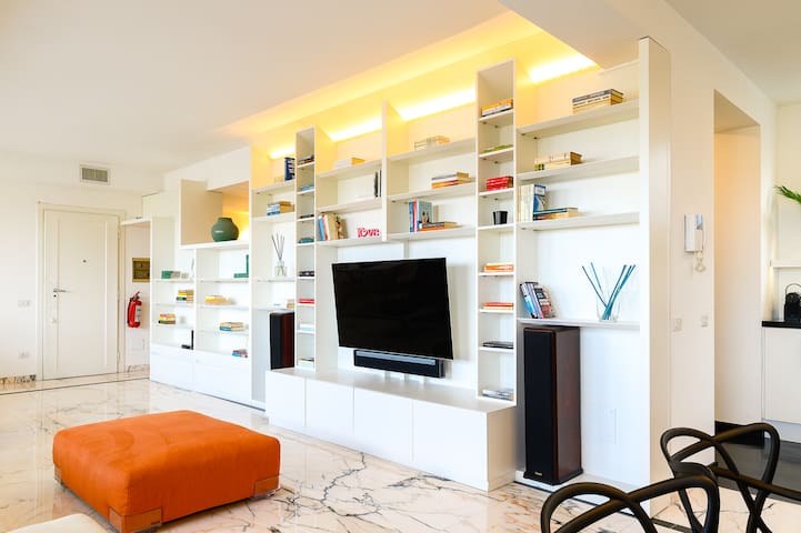 Peaceful Penthouse with Garage by NDP rent