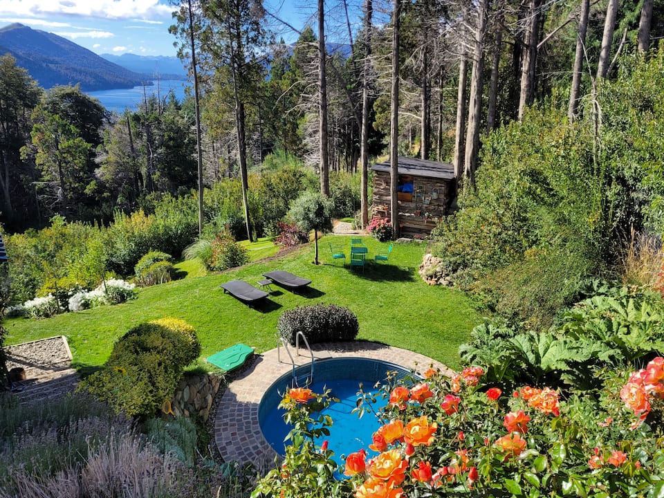 Los Maquis, a mountain house above Lake Gutiérrez, San Carlos de Bariloche, Río Negro, Argentina, photo 8 of 10