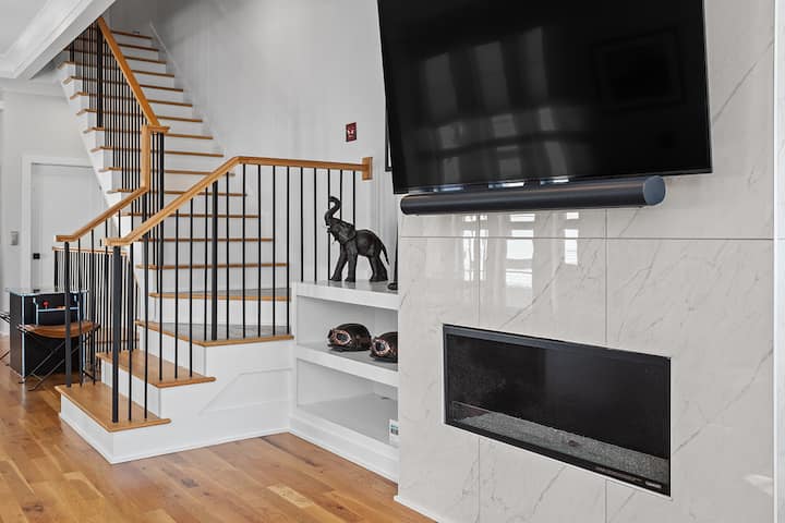 Luxury Downtown Brownstone - Roof Top Deck! - Raleigh, NC