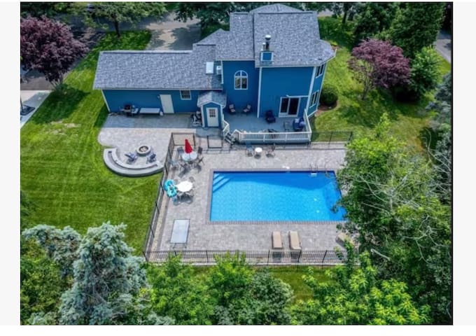 The Cozy Nest #2 – Pool|Fire Pit|10 min Newport