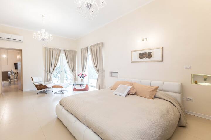 Villa Reginetta with 2 pools and park (10′ Ostuni) gallery image 3