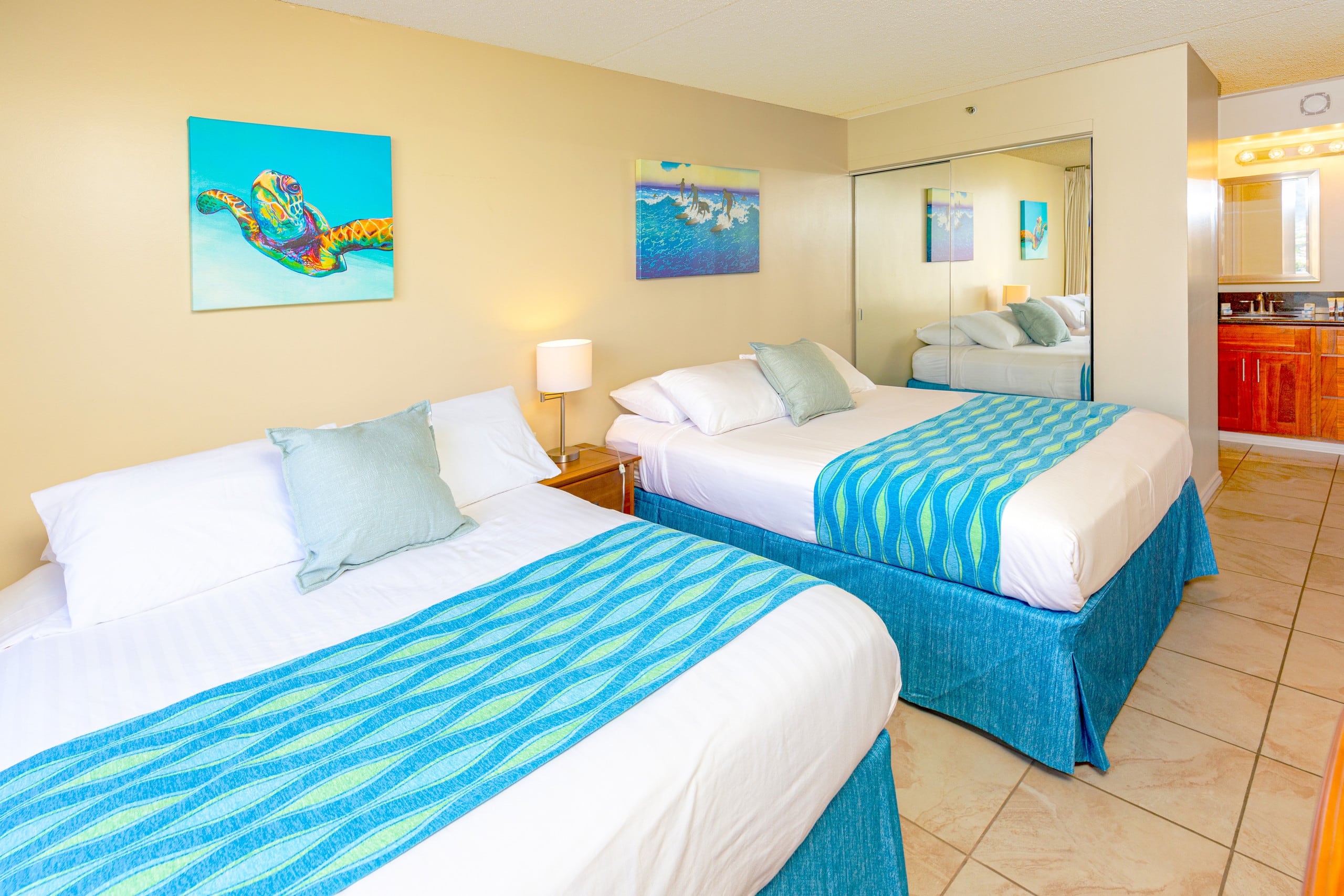 Condo in Honolulu · ★4.67 · 1 bedroom · 3 beds · 1 private bath - Image 11