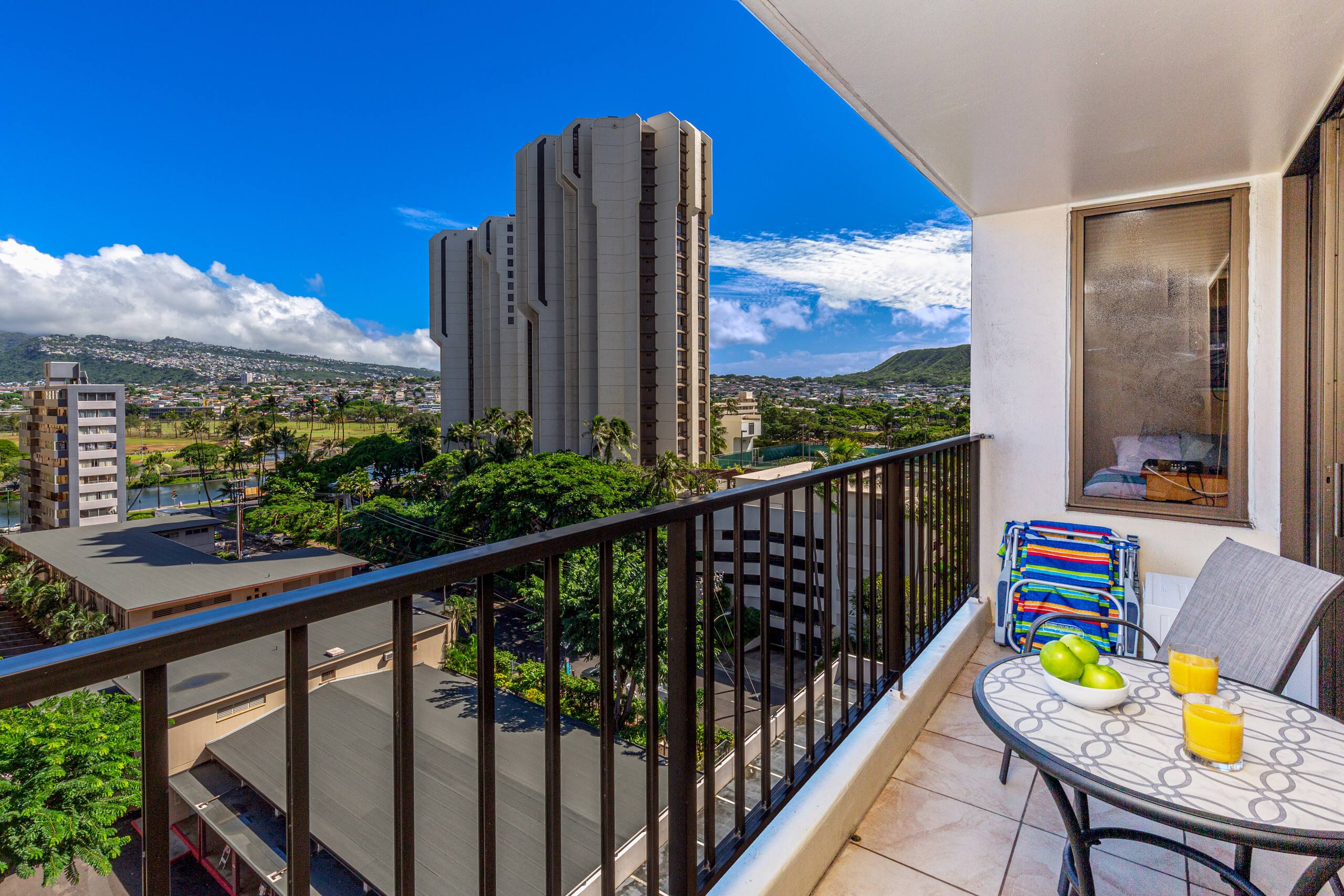Condo in Honolulu · ★4.67 · 1 bedroom · 3 beds · 1 private bath - Image 14