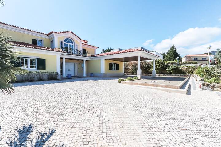 Stunning Villa: Pool, Golf & Beach near Cascais gallery image 2