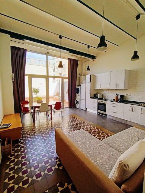 Fira Barcelona! Nice house!
