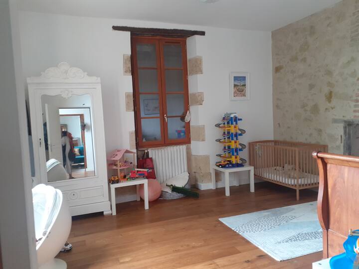 Ground floor bedroom, with boat bed (120 cm) and baby cot 