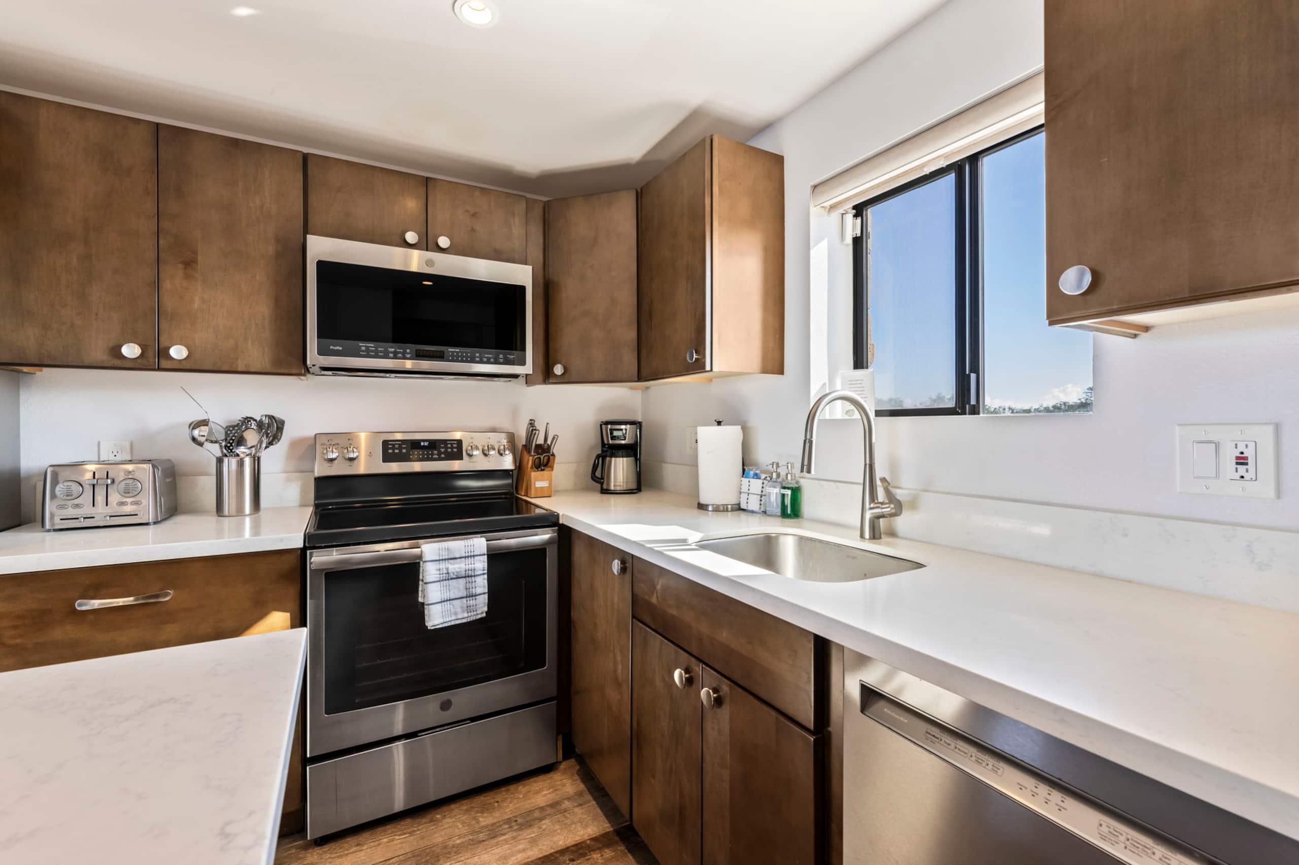 Condo in Kihei · ★4.93 · 2 bedrooms · 4 beds · 2 baths - Image 8
