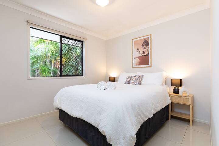 3 Bdr Apt! Kitchen! Undercover Parking! 6BS3 gallery image 5