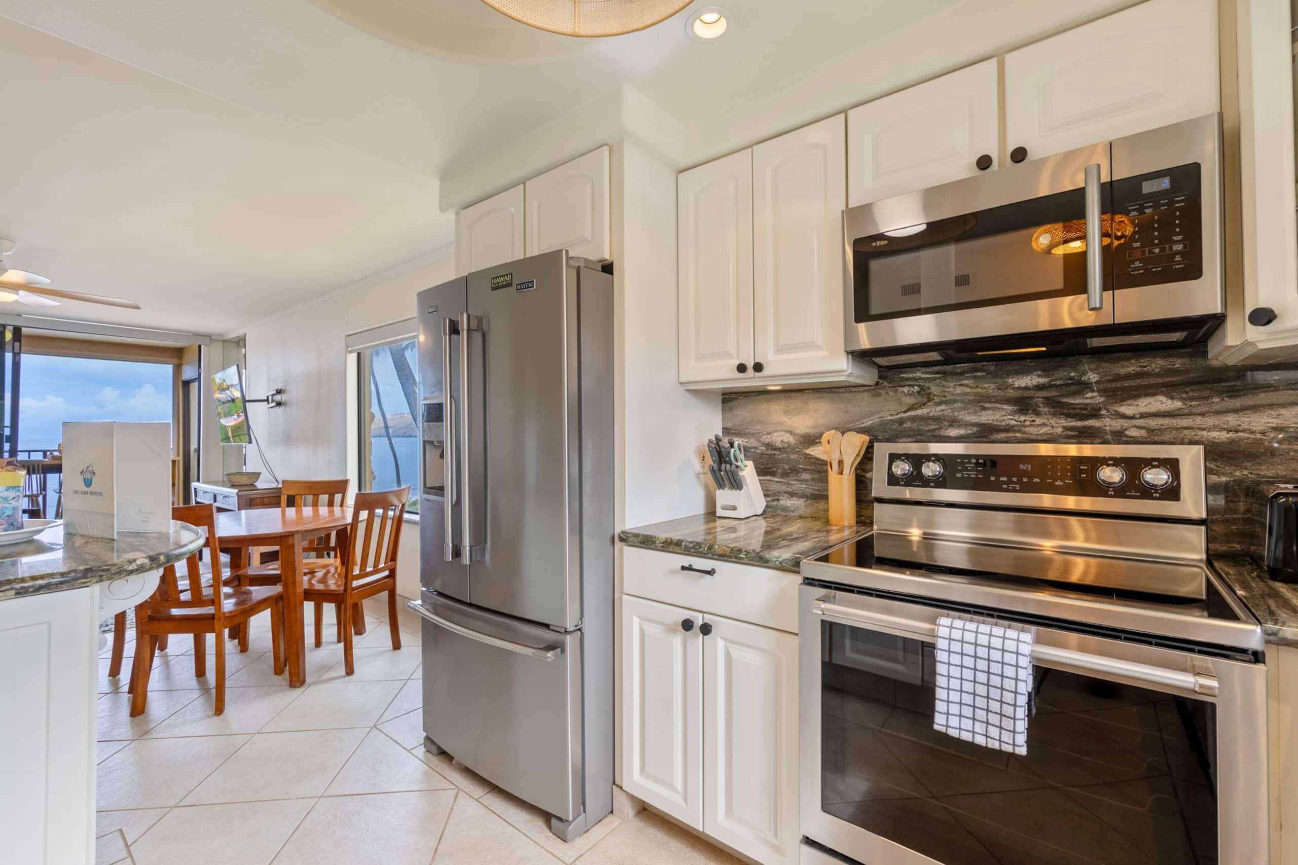Condo in Kihei · ★4.94 · 2 bedrooms · 3 beds · 2 private baths - Image 15