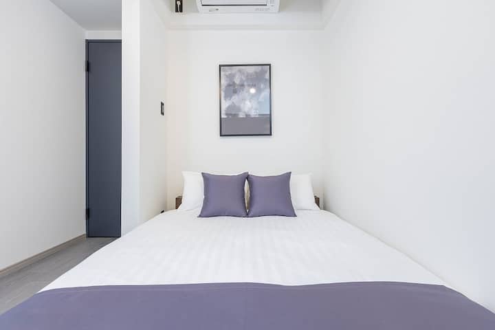 חדר שינה(מיטה זוגית אחת).