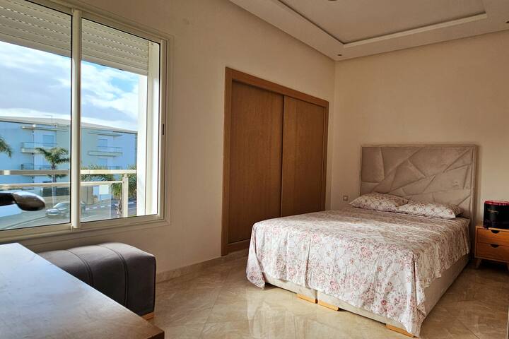 Habitación 1 Parental con baño y balcón