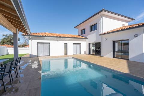 Villa ARGIA – 8 people with pool