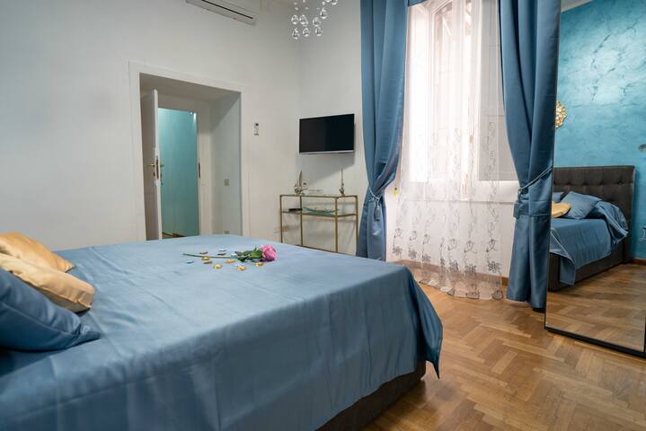 New in!Rose a Santa Lucia gallery image 4