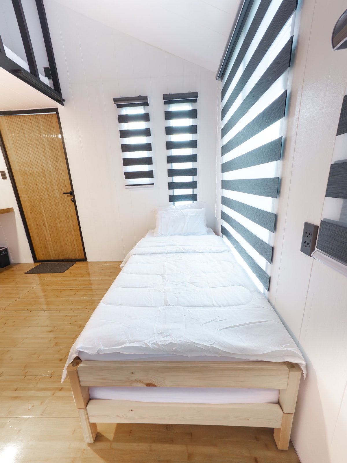This is two (2) single bed. The beds can be moved on top or beside each beds. 