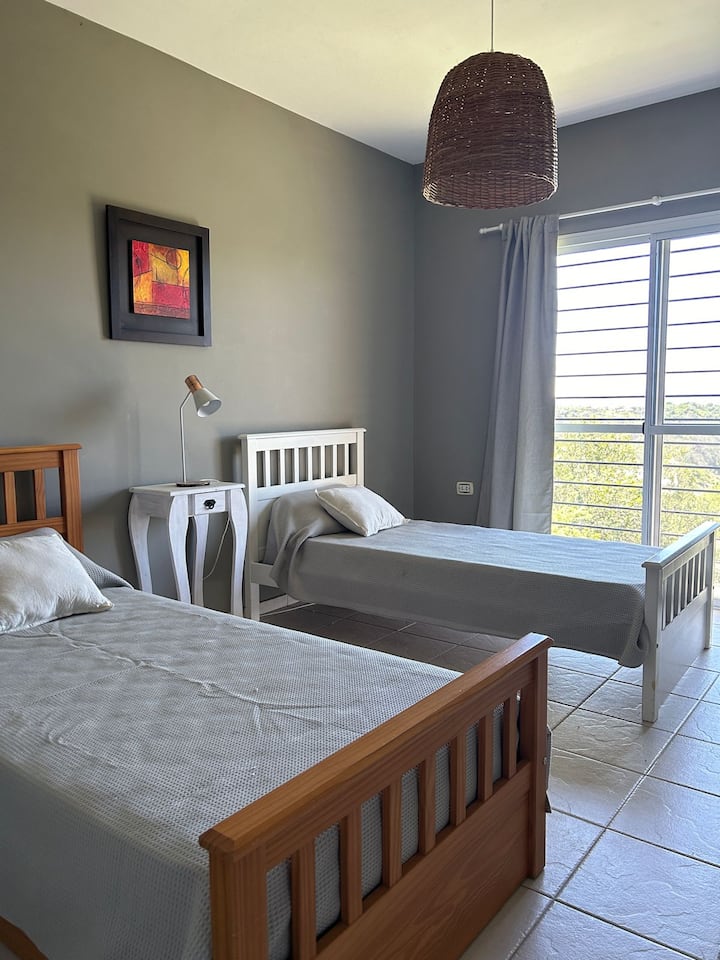 Nechceme, aby ste museli príliš premýšľať o organizácii svojej cesty, preto sa staráme o posteľnú bielizeň a uteráky.