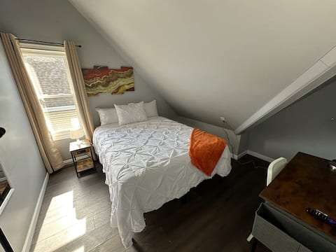 Lovely Room #8 Near NYC and EWR