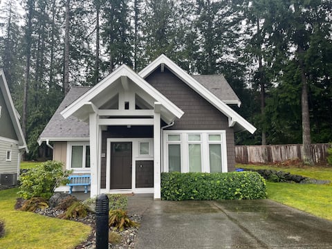 Qualicum Landing Family Cottage - 3bd/2 bath