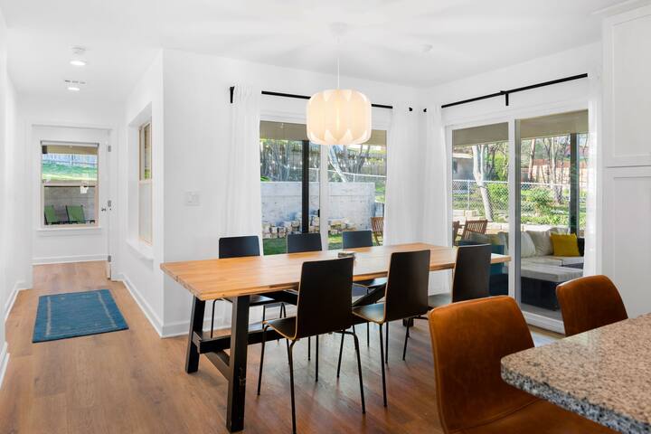 3M to DT ~ Steps to SoCo ~ Private Backyard ~ 4 BR