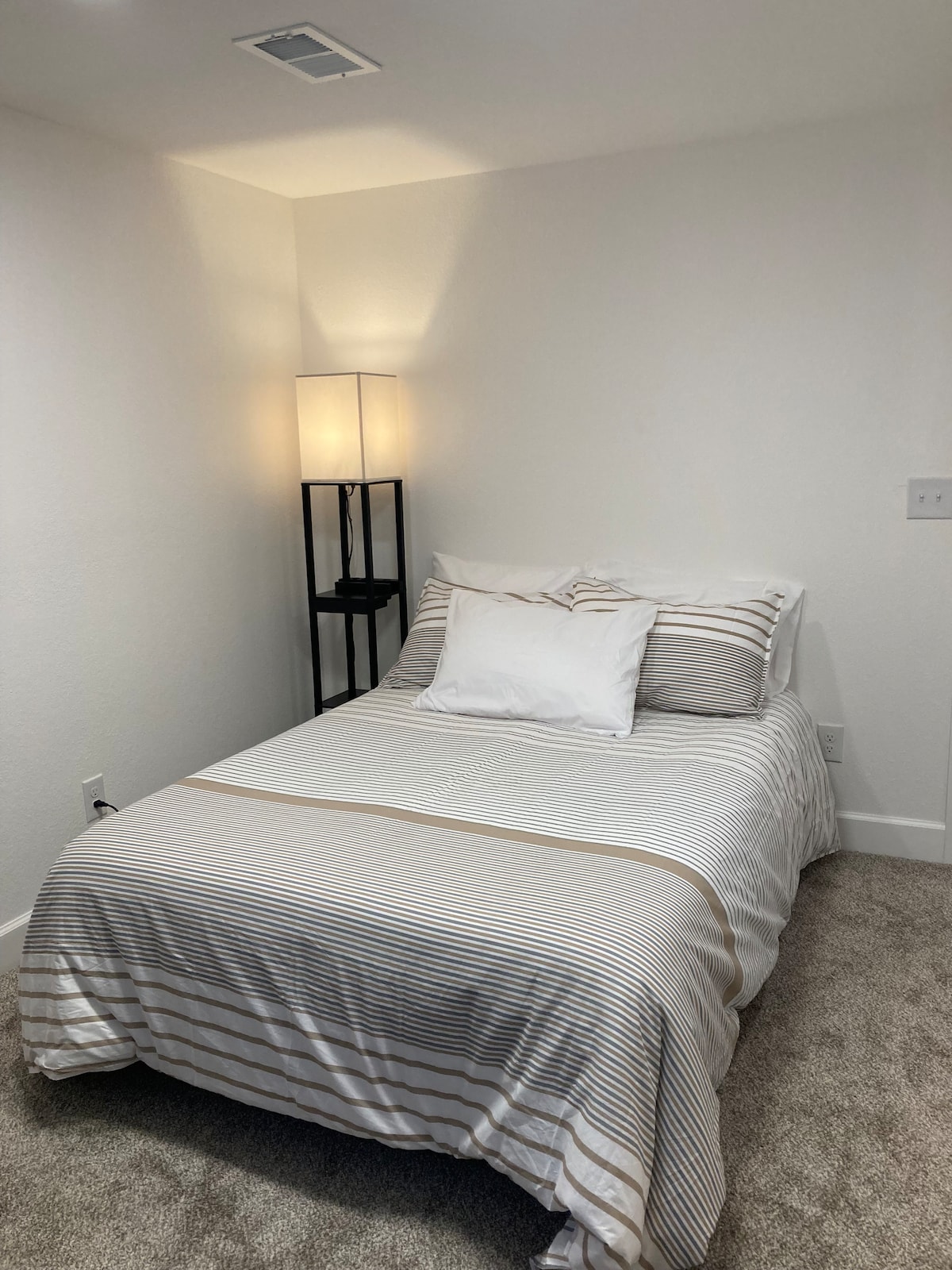 საძინებელი 4