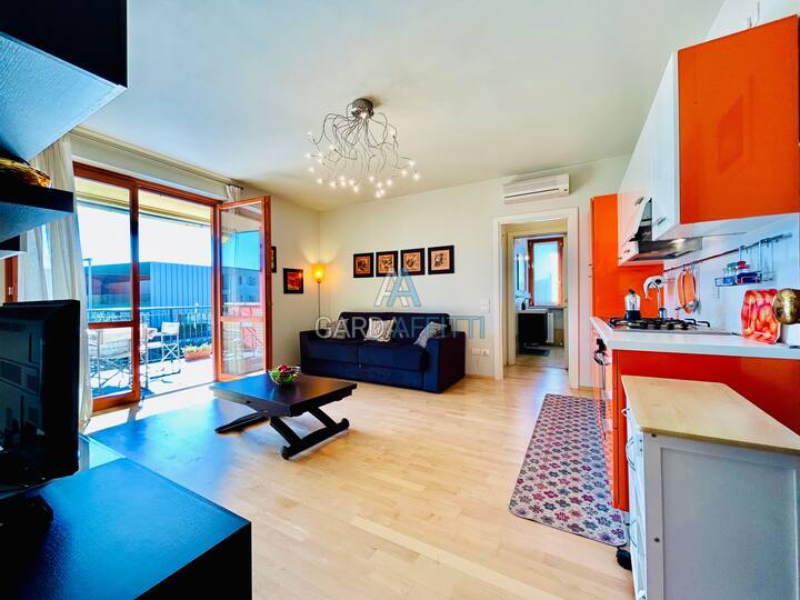 غرفة معيشة ، مطبخ صغير ، غرفة طعام