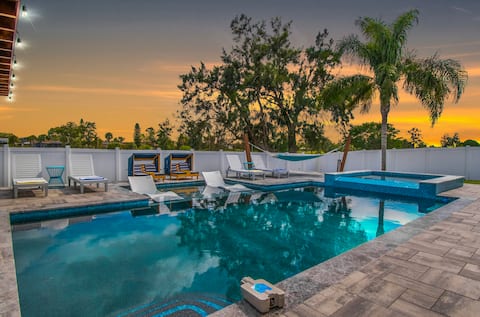 Heated Pool & Spa, Pool Table - A Tranquil Retreat