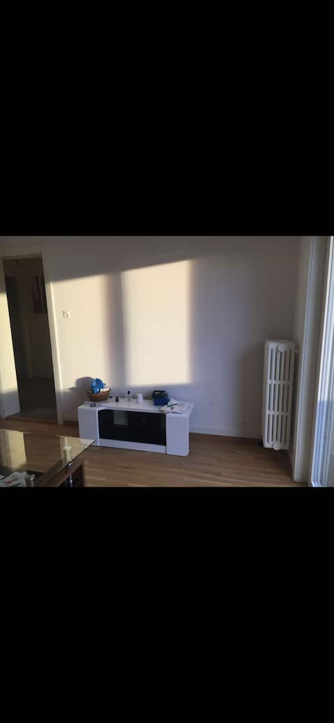 Top Airbnb: Apartment available in Lausanne. in Montblesson