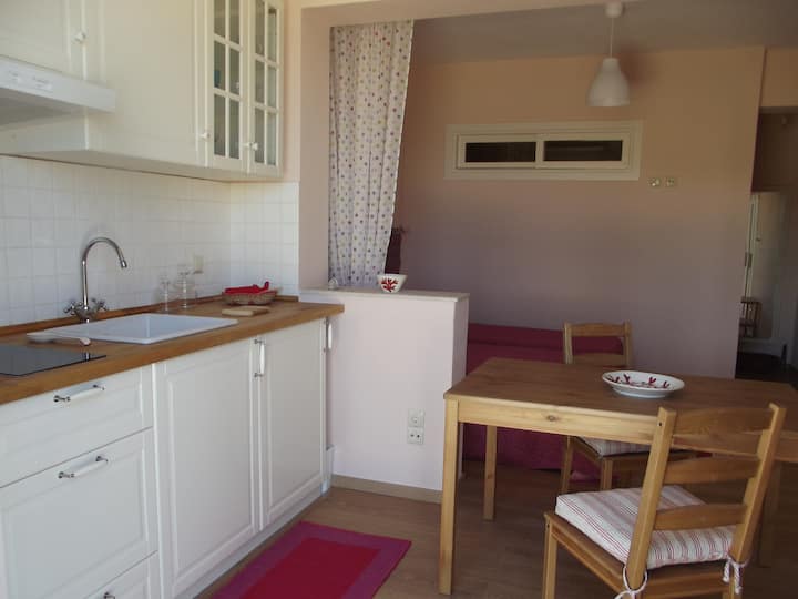 Kounenè Studios - Red - Lefkada