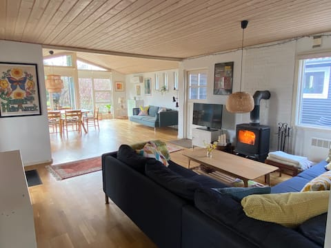 Beautiful and cozy summer cottage in Reersø by the beach