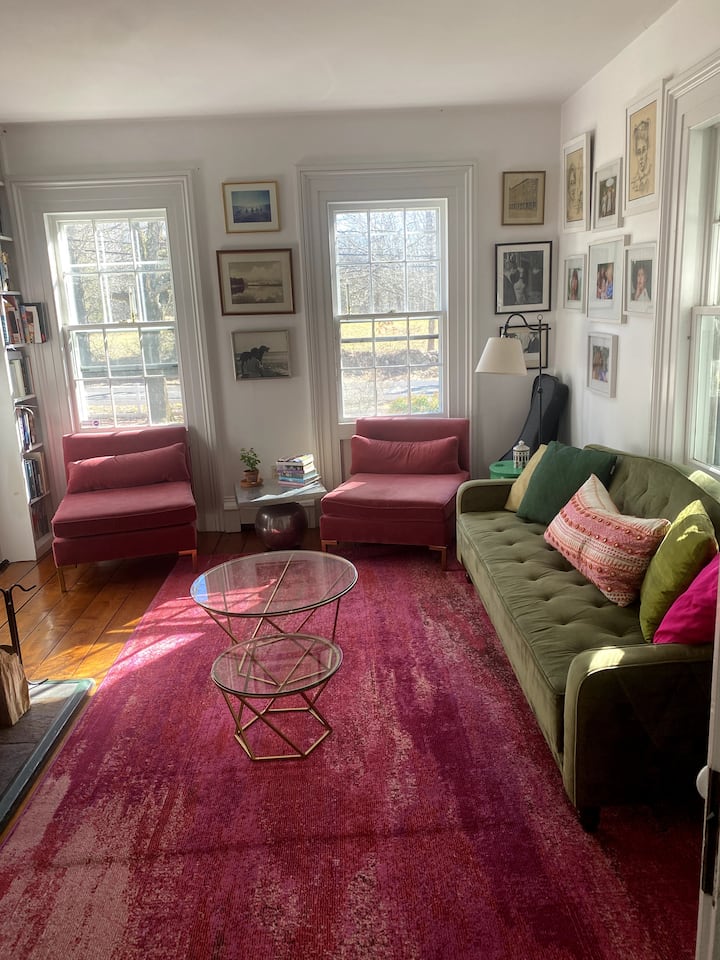 Charming 1860s Farmhouse - Great Hollow Lake, CT