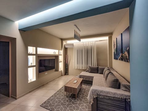 Top Airbnb: Cozy apartment in Thiseion in ΘΗΣΕΙΟ