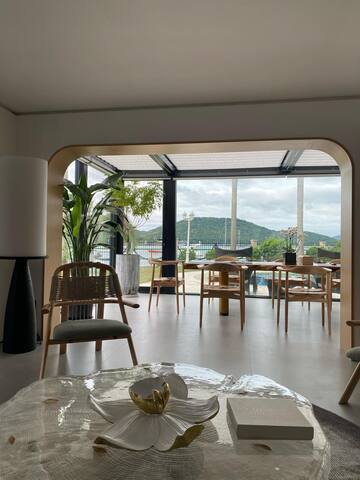 Beach-Front Sai Kung Castle gallery image 5