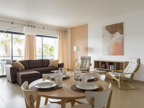 Airbnb em destaque: Stylish family apartment T2 Quarteira em Loulé